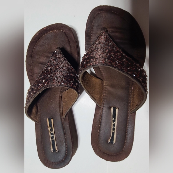 Vintage ESNY Brown Women's or Girls Flip Flops with Bead Work Size 6 - Picture 2 of 8